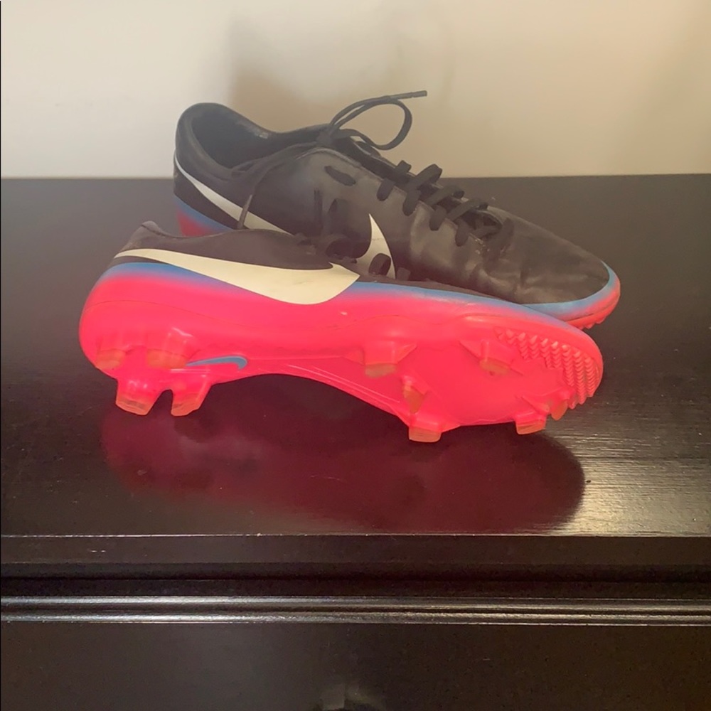 Nike cleats-7.5 - Picture 2 of 2